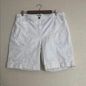 Boden Off White 9” Cuffed Shorts, Off White, Size 14